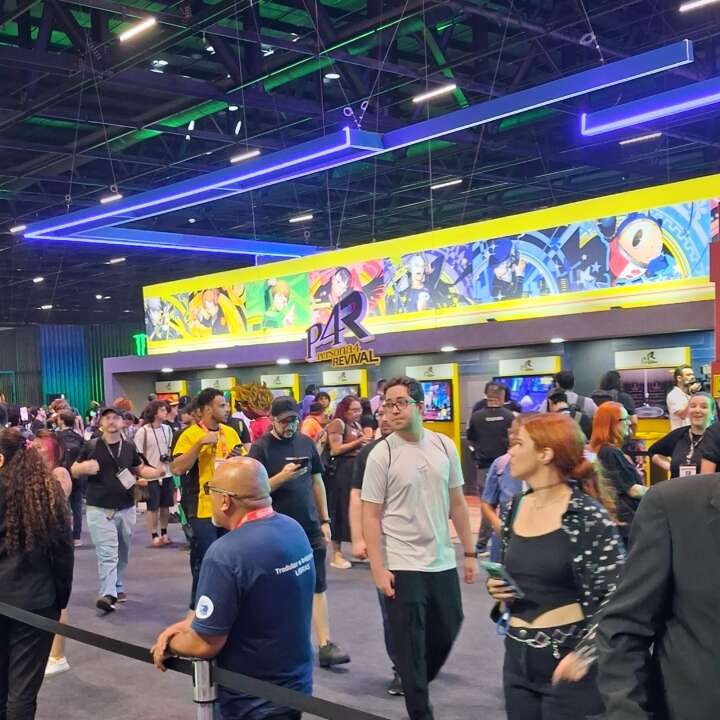 Persona 4 Revival no estande da SEGA