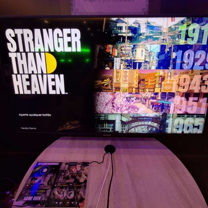 Stranger than Heaven no estande da SEGA